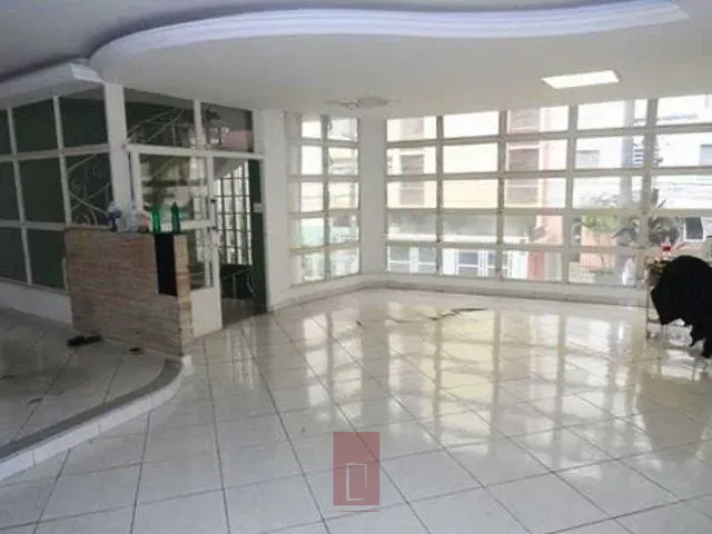 Casa com 320m², para alugar, no bairro Santana em São Paulo