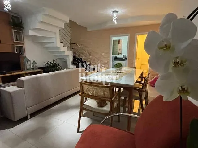 Casa com 140m² 3 quartos e 3 banheiros, à venda, no bairro Cabral em Contagem
