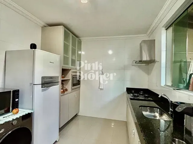 Casa com 140m² 3 quartos e 3 banheiros, à venda, no bairro Cabral em Contagem