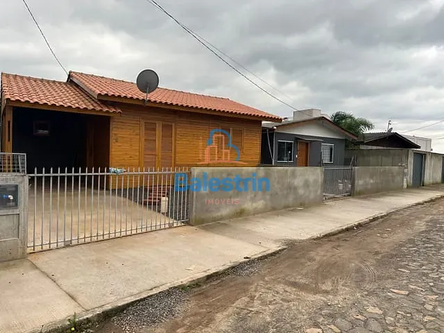 Casa 6 quartos e 3 banheiros, à venda, no bairro Santo Antônio em Fraiburgo