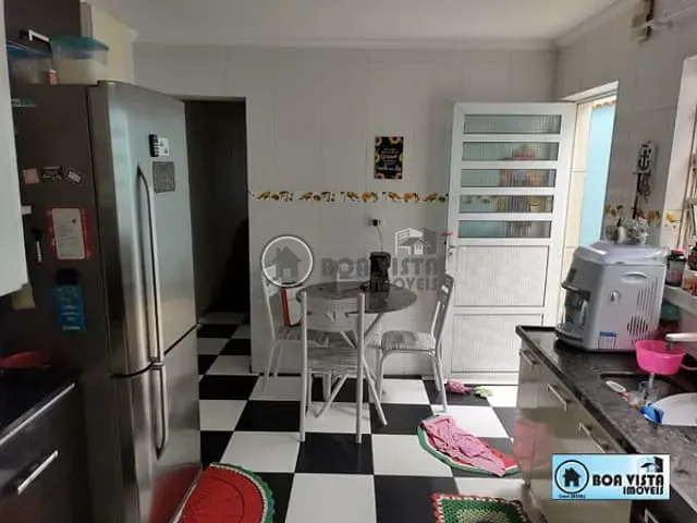 Casa 3 quartos e 2 banheiros, à venda, no bairro Parque Maria Helena em Suzano