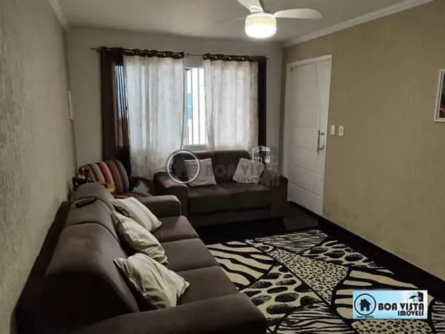 Casa 3 quartos e 2 banheiros, à venda, no bairro Parque Maria Helena em Suzano