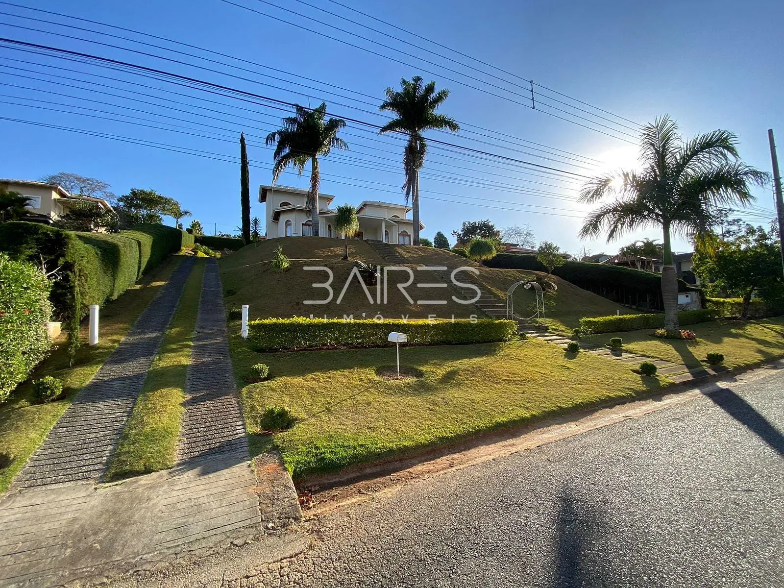 Casa, 4 quartos, 330 m² - Foto 1