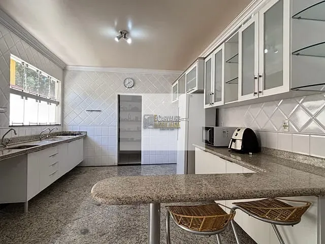 Casa 5 quartos e 9 banheiros, à venda, no bairro São Francisco em Ilhéus