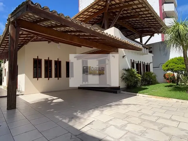 Casa 5 quartos e 9 banheiros, à venda, no bairro São Francisco em Ilhéus
