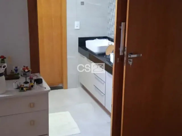 Casa com 312m² 3 quartos e 2 banheiros, à venda, no bairro Condominio Residencial Habitten Santa Regina em Londrina