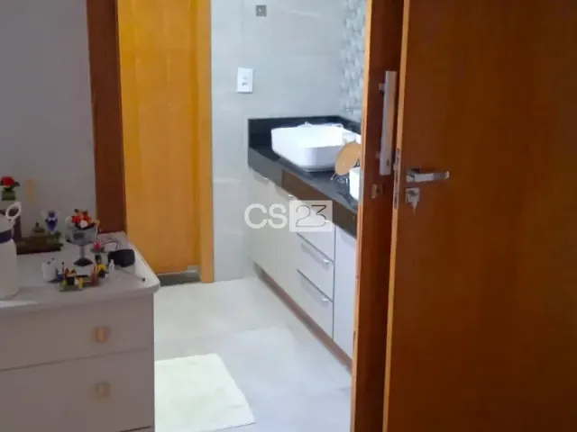 Casa com 312m² 3 quartos e 2 banheiros, à venda, no bairro Condominio Residencial Habitten Santa Regina em Londrina