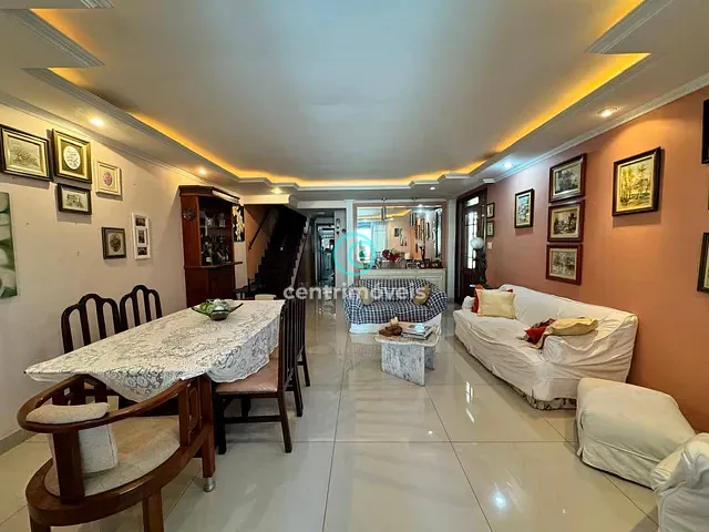 Casa com 300m² 4 quartos e 4 banheiros, à venda, no bairro Recreio dos Bandeirantes em Rio de Janeiro