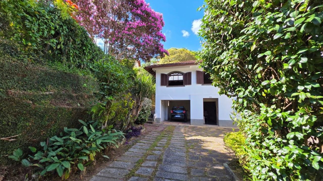 Braunes - Casa com anexo e terreno com 760m²