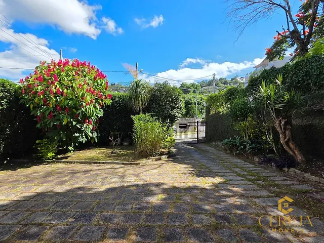 Casa com 760m² 4 quartos e 1 banheiro, à venda, no bairro Braunes em Nova Friburgo