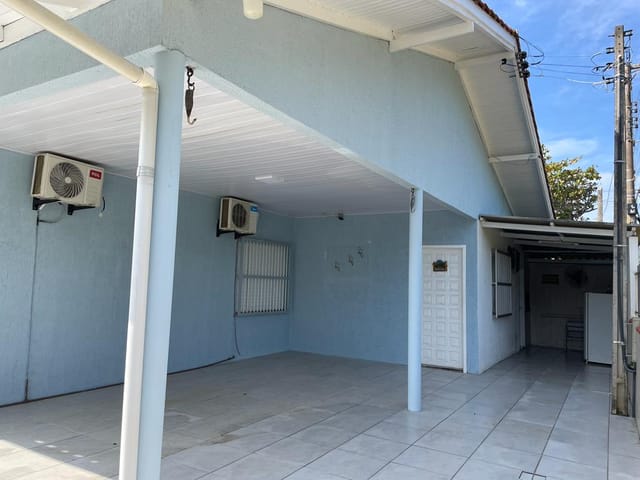 Casa com 225m² 4 quartos e 2 banheiros, à venda, no bairro Praia Grande em Penha