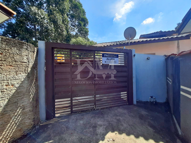 Casa 2 quartos e 1 banheiro, para alugar, no bairro Remonta em Jaguariaíva