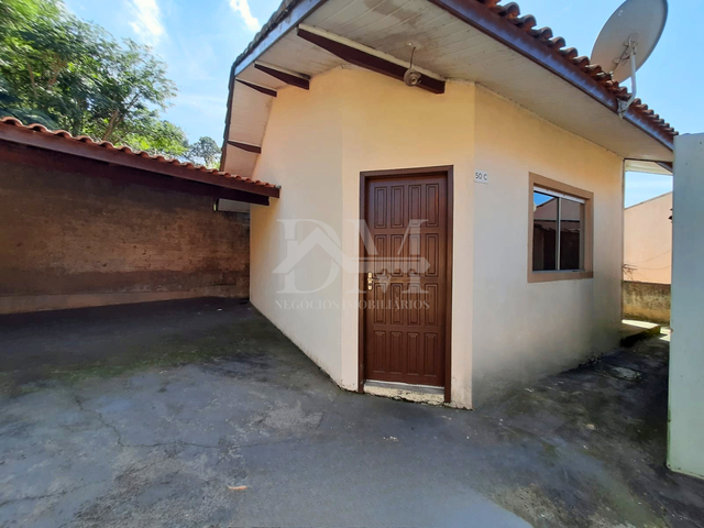 Casa 2 quartos e 1 banheiro, para alugar, no bairro Remonta em Jaguariaíva