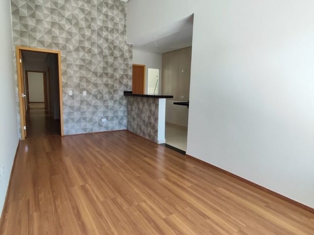Casa com 125m² 3 quartos e 2 banheiros, à venda, no bairro Jardim Belo Horizonte em Londrina