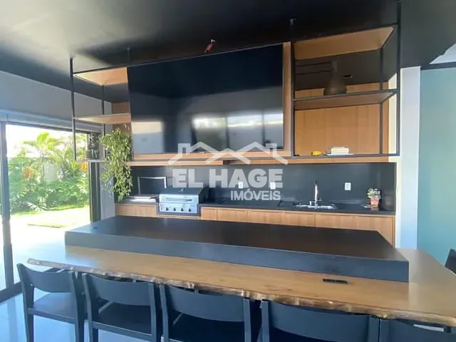 Casa com 490m² 3 quartos e 5 banheiros, à venda, no bairro Jardim Itália em Cuiabá