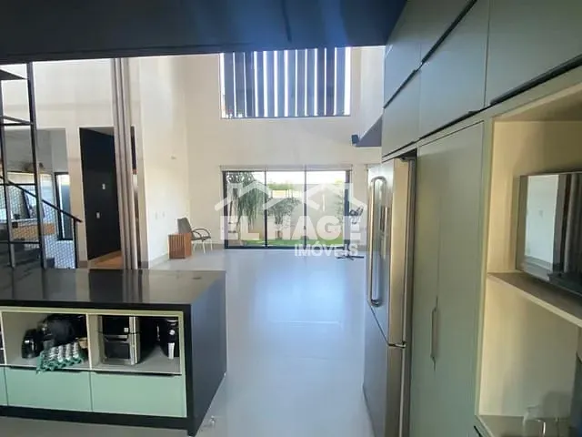 Casa com 490m² 3 quartos e 5 banheiros, à venda, no bairro Jardim Itália em Cuiabá