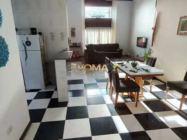 Casa com 300m² 3 quartos e 3 banheiros, à venda, no bairro Vila Nastri em Itapetininga