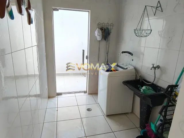 Casa com 300m² 3 quartos e 3 banheiros, à venda, no bairro Vila Nastri em Itapetininga