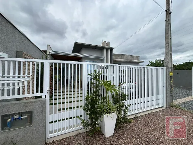 Casa 3 quartos e 2 banheiros, à venda, no bairro Centro em Itapoá