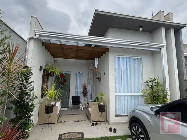 Casa 3 quartos e 2 banheiros, à venda, no bairro Centro em Itapoá