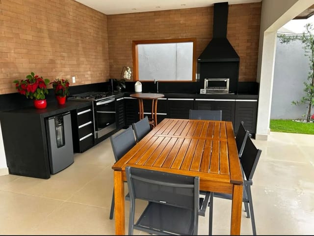 Casa com 650m² 4 quartos e 5 banheiros, à venda, no bairro Jardim Aquarius em São José dos Campos
