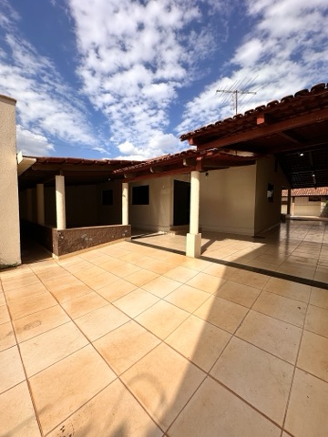 Casa com 406m² 3 quartos e 3 banheiros, à venda, no bairro Jardim Presidente em Goiânia
