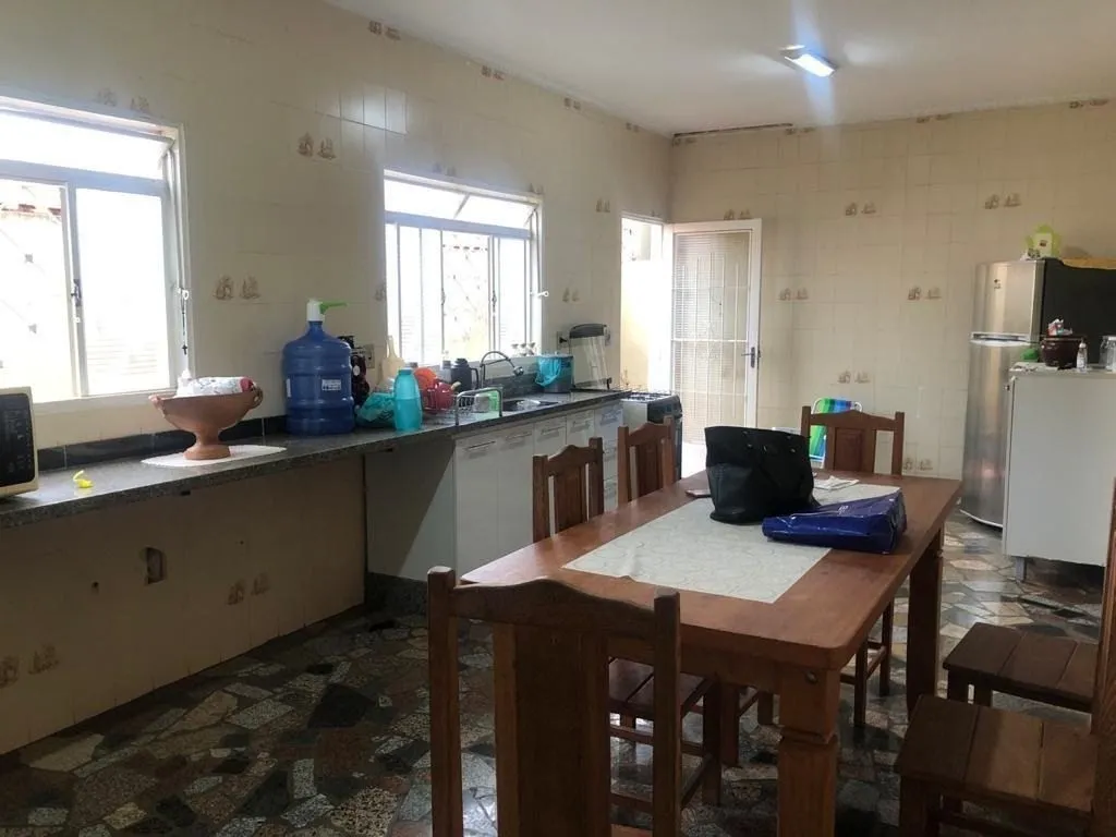Casa, 3 quartos, 184 m² - Foto 1