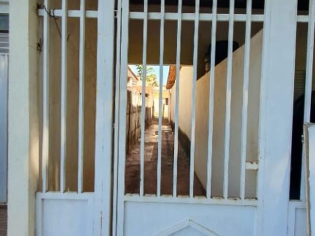 Casa com 90m² 1 quarto e 1 banheiro, para alugar, no bairro Jardim Pinheiros em Birigui