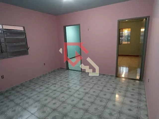 Sobrado 5 quartos e 4 banheiros, à venda, no bairro Vila Magini em Mauá