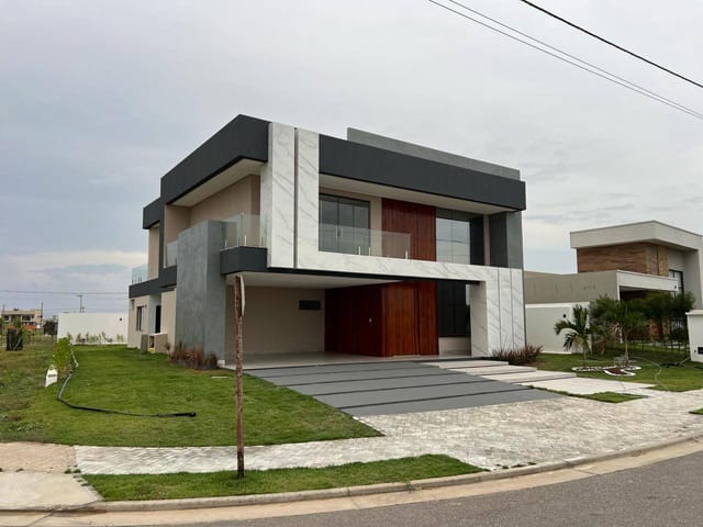 Casa com 535m² 4 quartos e 5 banheiros, à venda, no bairro Centro em Barra dos Coqueiros