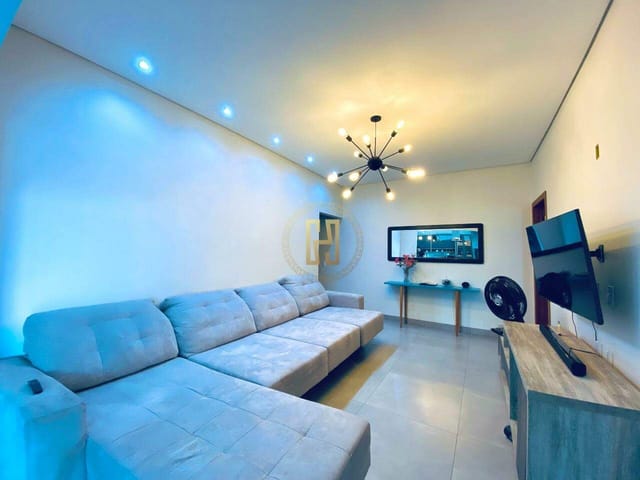 Casa com 265m² 3 quartos e 2 banheiros, à venda, no bairro Montserrat em Nova Mutum