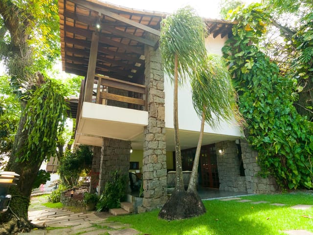 Casa com 1863m² 4 quartos e 7 banheiros, à venda, no bairro Fradinhos em Vitória