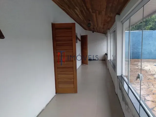 Casa com 1000m² 2 quartos e 4 banheiros, à venda, no bairro Rio Acima em Atibaia