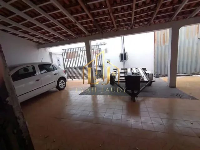 Casa com 300m² 5 quartos e 3 banheiros, à venda, no bairro JARDIM EUROPA em Cuiabá