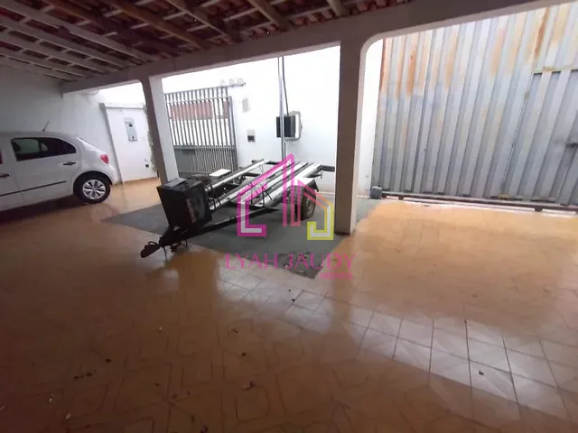 Casa com 300m² 5 quartos e 3 banheiros, à venda, no bairro JARDIM EUROPA em Cuiabá