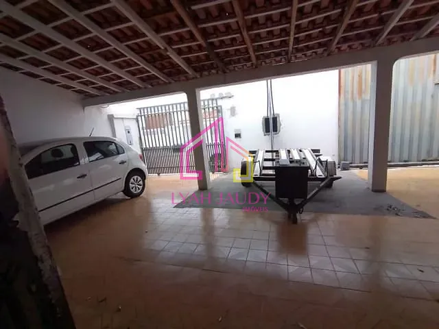 Casa com 300m² 5 quartos e 3 banheiros, à venda, no bairro JARDIM EUROPA em Cuiabá