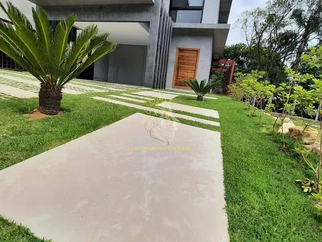 Casa com 339m² 3 quartos e 5 banheiros, à venda, no bairro Praia das Taquaras em Balneário Camboriú