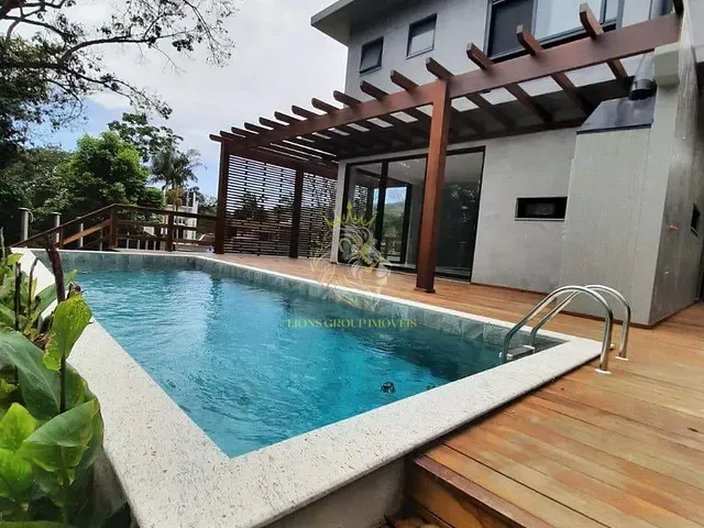Casa com 339m² 3 quartos e 5 banheiros, à venda, no bairro Praia das Taquaras em Balneário Camboriú