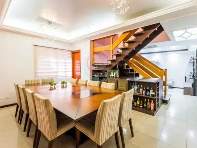 Casa 4 quartos e 6 banheiros, à venda ou para alugar, no bairro Saúde em São Paulo