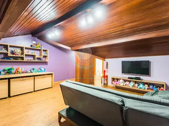 Casa 4 quartos e 6 banheiros, à venda ou para alugar, no bairro Saúde em São Paulo