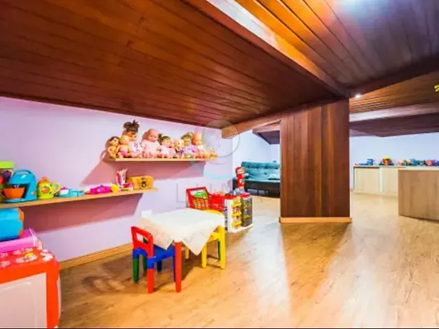 Casa 4 quartos e 6 banheiros, à venda ou para alugar, no bairro Saúde em São Paulo