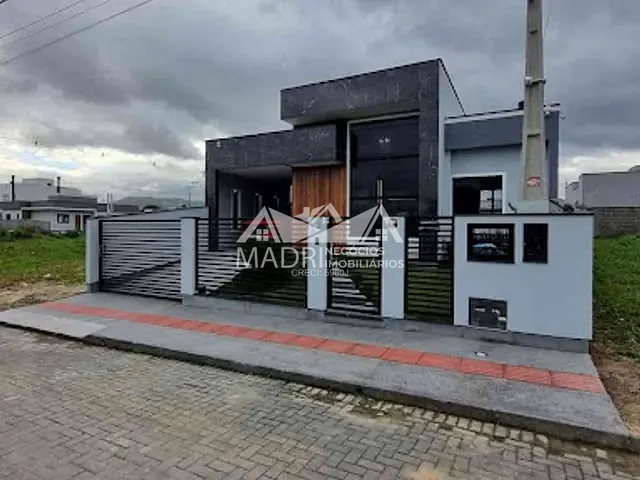 Casa com 200m² 3 quartos e 2 banheiros, à venda, no bairro Bela Vista em Palhoça
