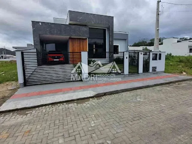 Casa com 200m² 3 quartos e 2 banheiros, à venda, no bairro Bela Vista em Palhoça