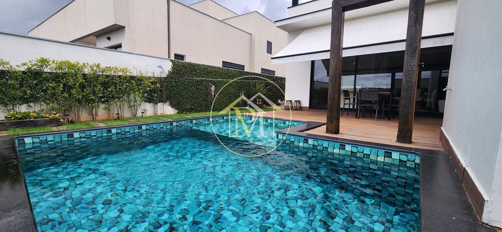 Casa à venda e aluguel com 3 quartos, 246m² - Foto 4