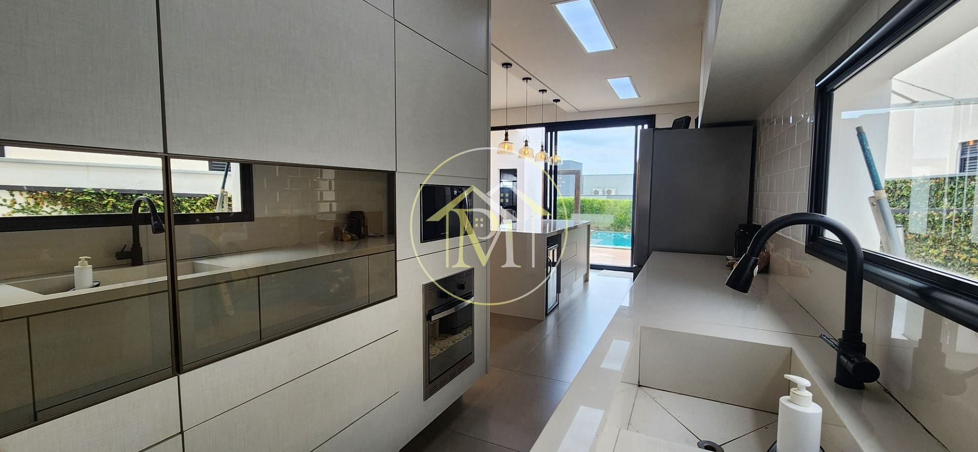 Casa à venda e aluguel com 3 quartos, 246m² - Foto 24