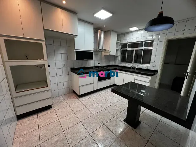 Casa com 180m² 3 quartos e 5 banheiros, à venda, no bairro Vila Pântano II em Santa Bárbara D'Oeste