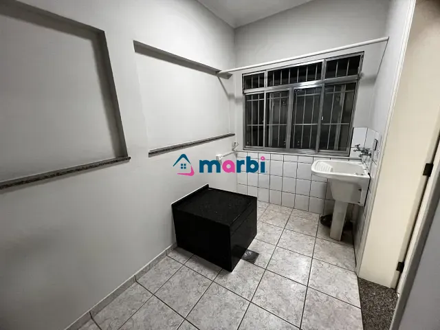 Casa com 180m² 3 quartos e 5 banheiros, à venda, no bairro Vila Pântano II em Santa Bárbara D'Oeste