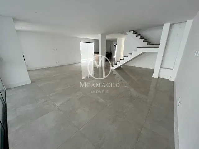 Casa com 300m² 4 quartos e 6 banheiros, à venda, no bairro Barra da Tijuca em Rio de Janeiro
