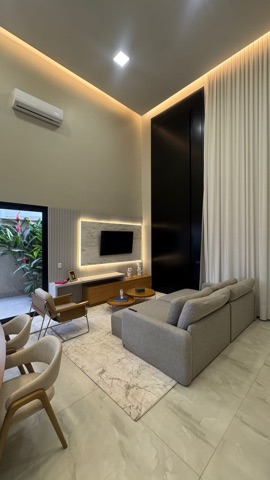 Casa com 565m² 4 quartos e 5 banheiros, à venda, no bairro Condomínio do Lago 1ª Etapa em Goiânia