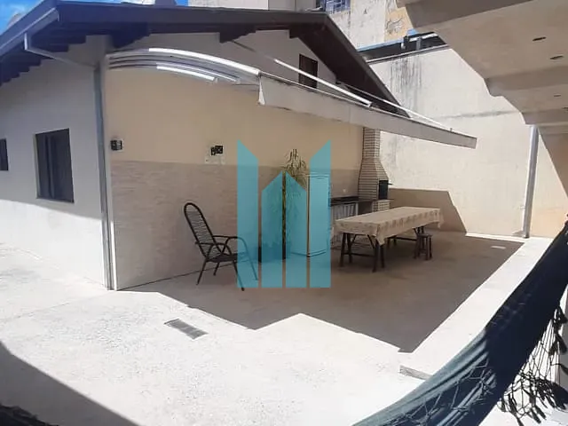 Casa com 293m² 3 quartos e 2 banheiros, à venda, no bairro Jardim Campos Elisios em Poços de Caldas